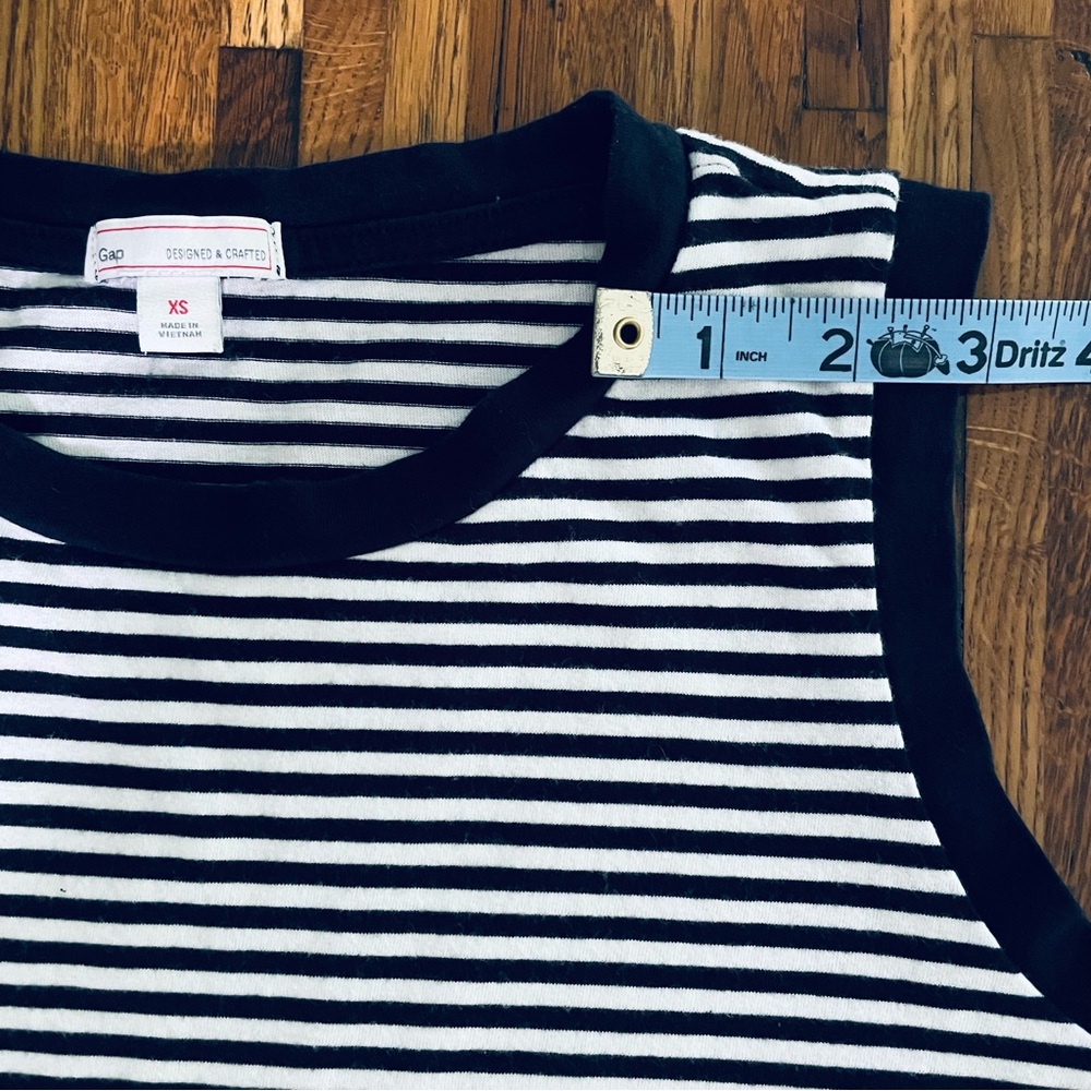 GAP Women’s Navy and White Striped Tank Top Size XS - Picture 6 of 6